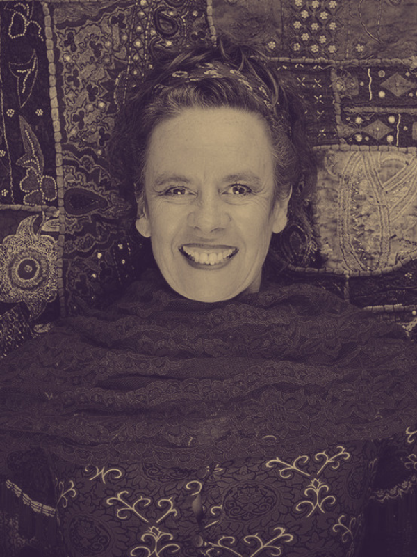 deutsches-kabarettarchiv-sterne-der-satire-nessi-tausendschoen-portraet-1 Bild von Nessi Tausendschön